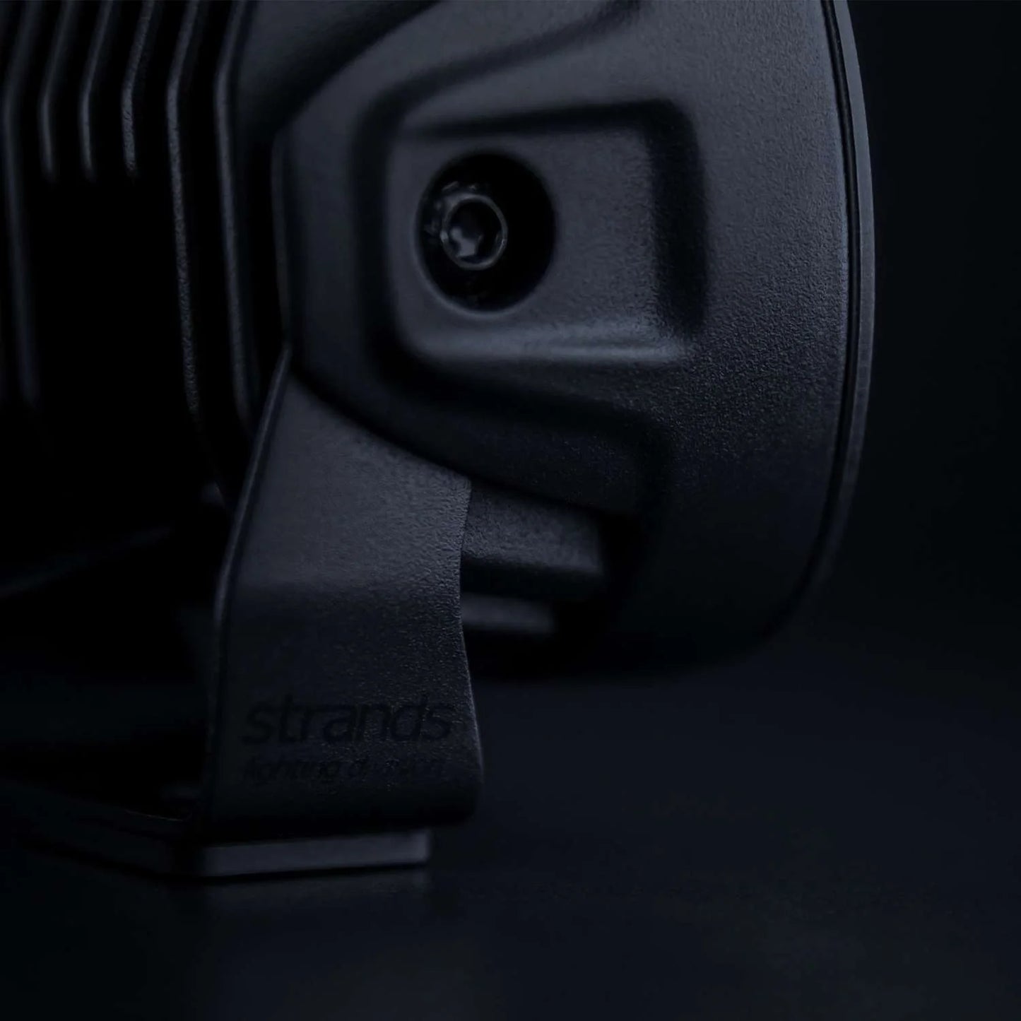 Strands Lighting NUUK D-LINE MC ROUND DRIVING 3″